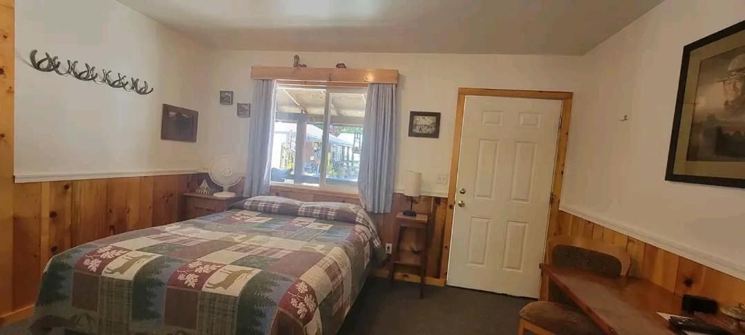 The Bunkhouse Motel Nehalem Room photo