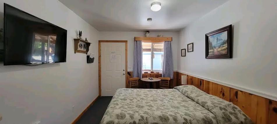 The Bunkhouse Motel Nehalem Room photo
