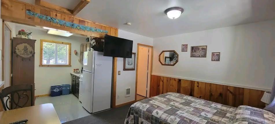 The Bunkhouse Motel Nehalem Room photo