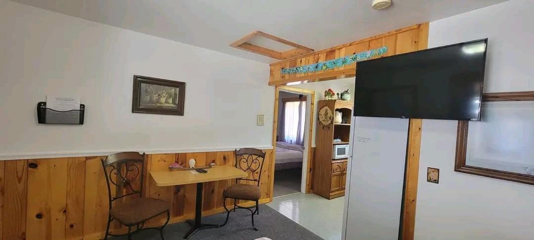 The Bunkhouse Motel Nehalem Room photo